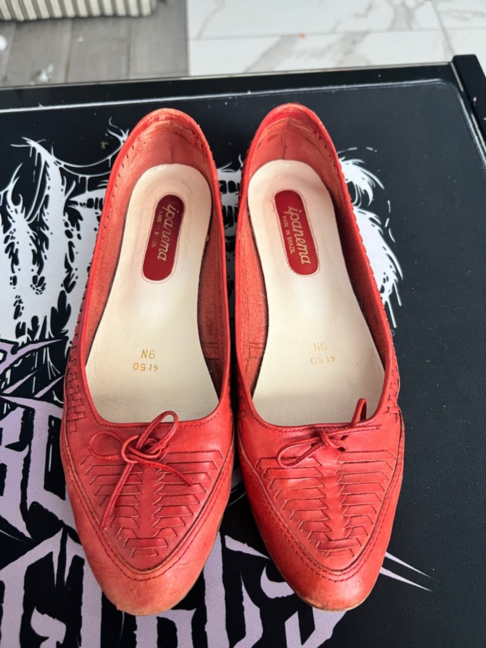 Ipanema Red Pointed Woven Leather Flats with Bow